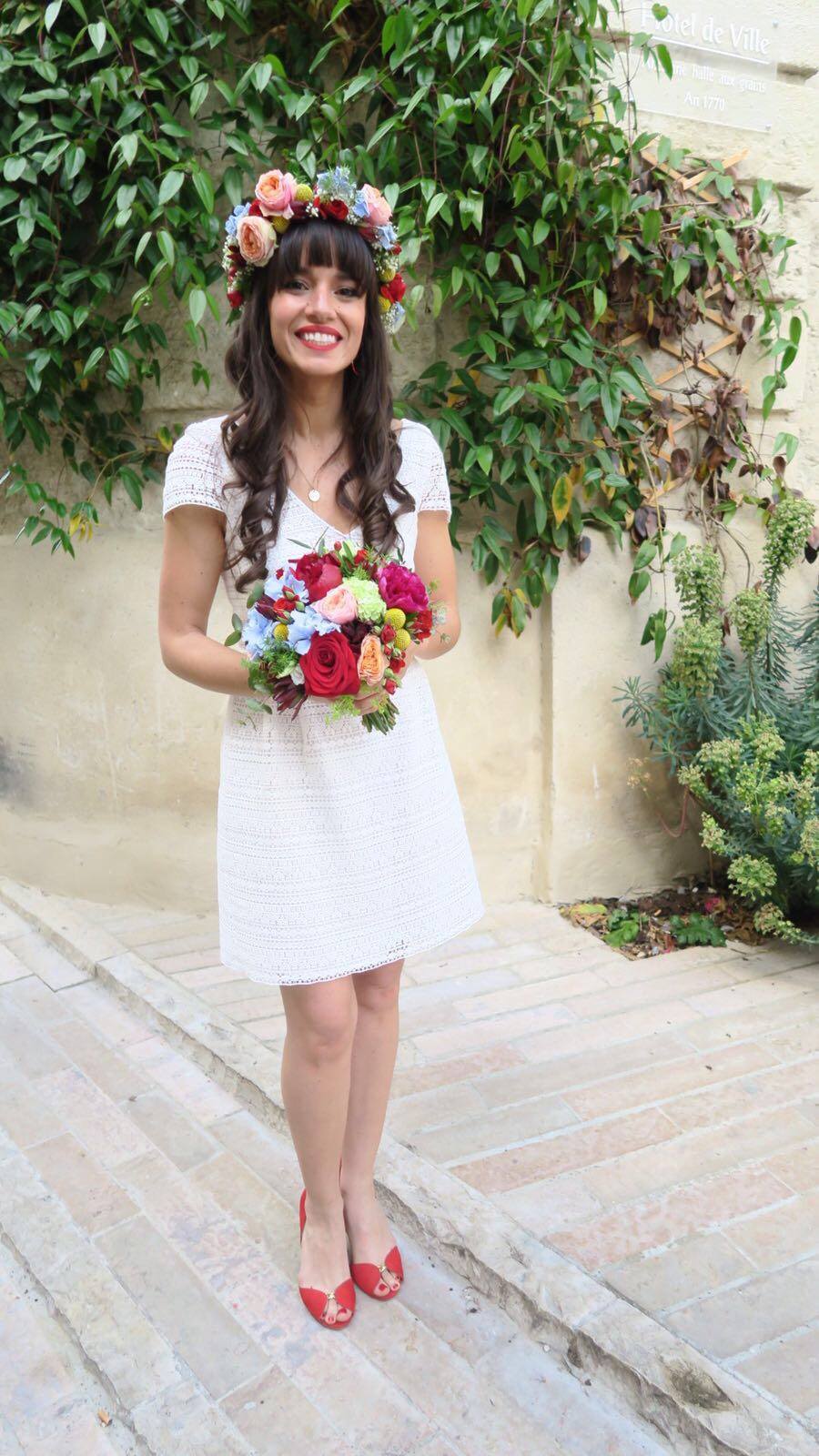 Coiffure mariage wavy et couronne de fleurs