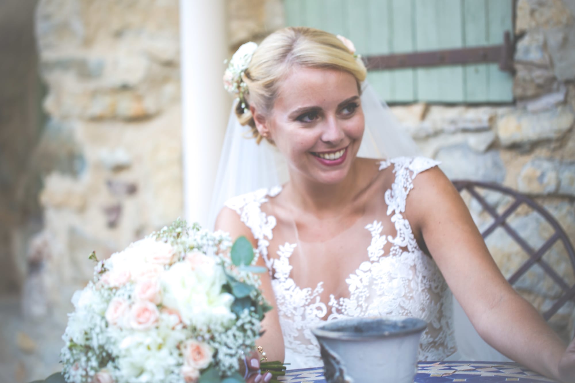 Coiffure et maquillage de mariée princesse