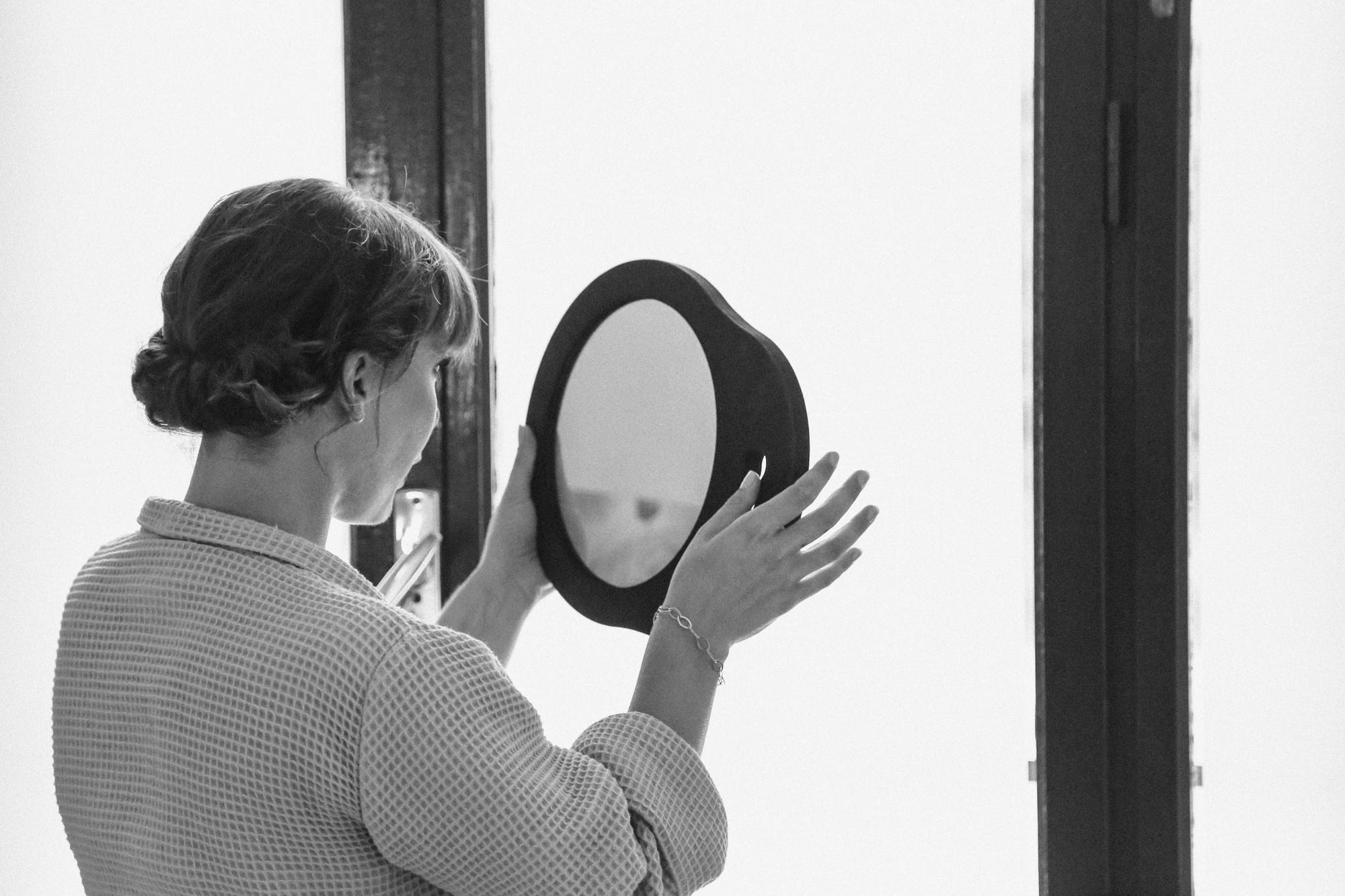 Préparation du mariage , chignon bas chic