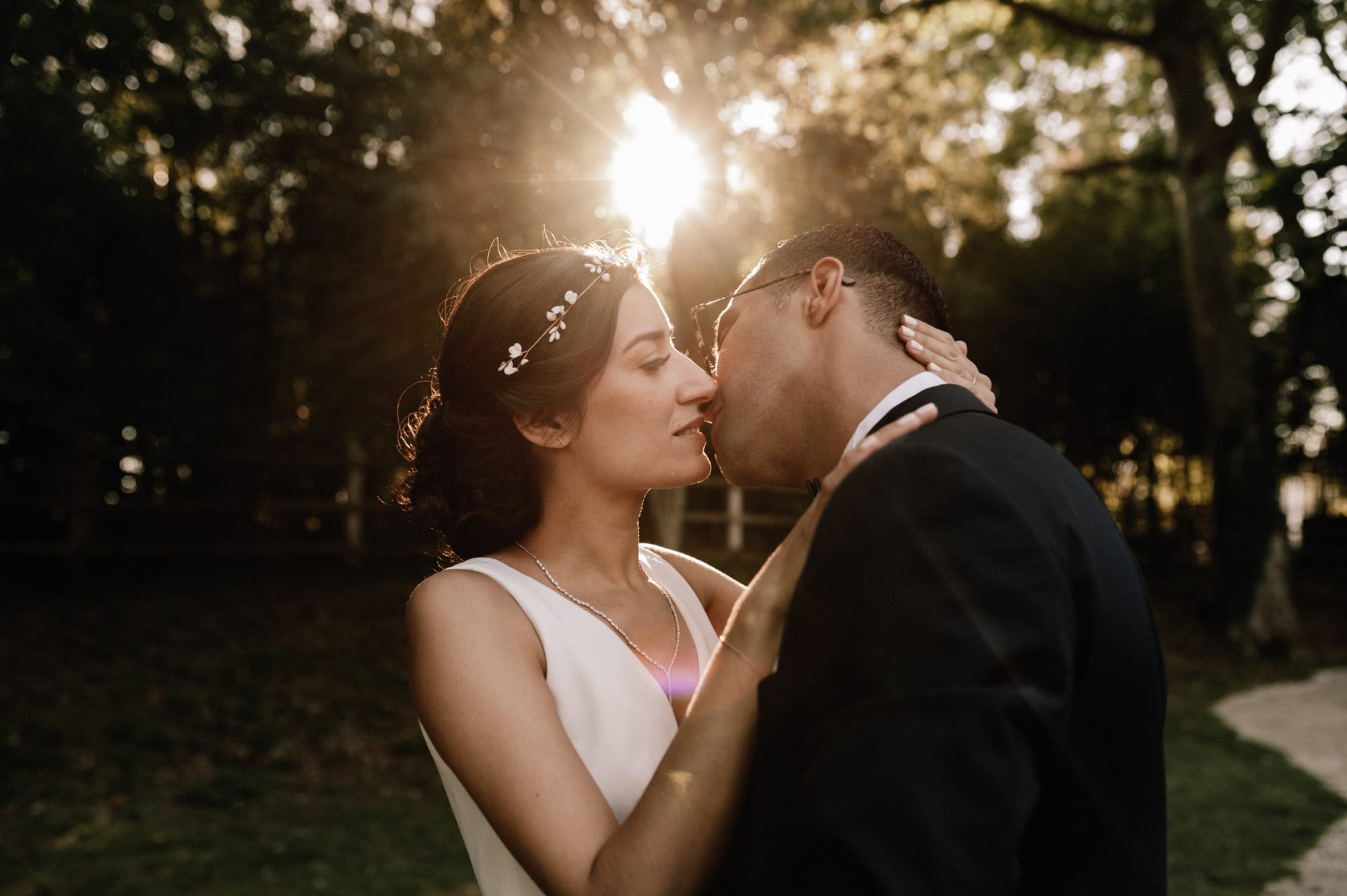 Coiffure mariée naturelle et romantique, chignon flou