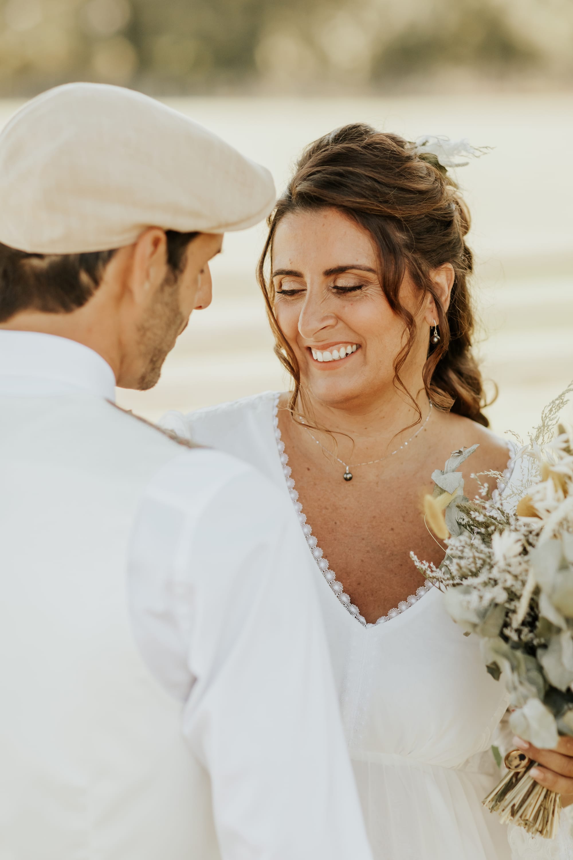 Maquillage de mariée lumineux et élégant