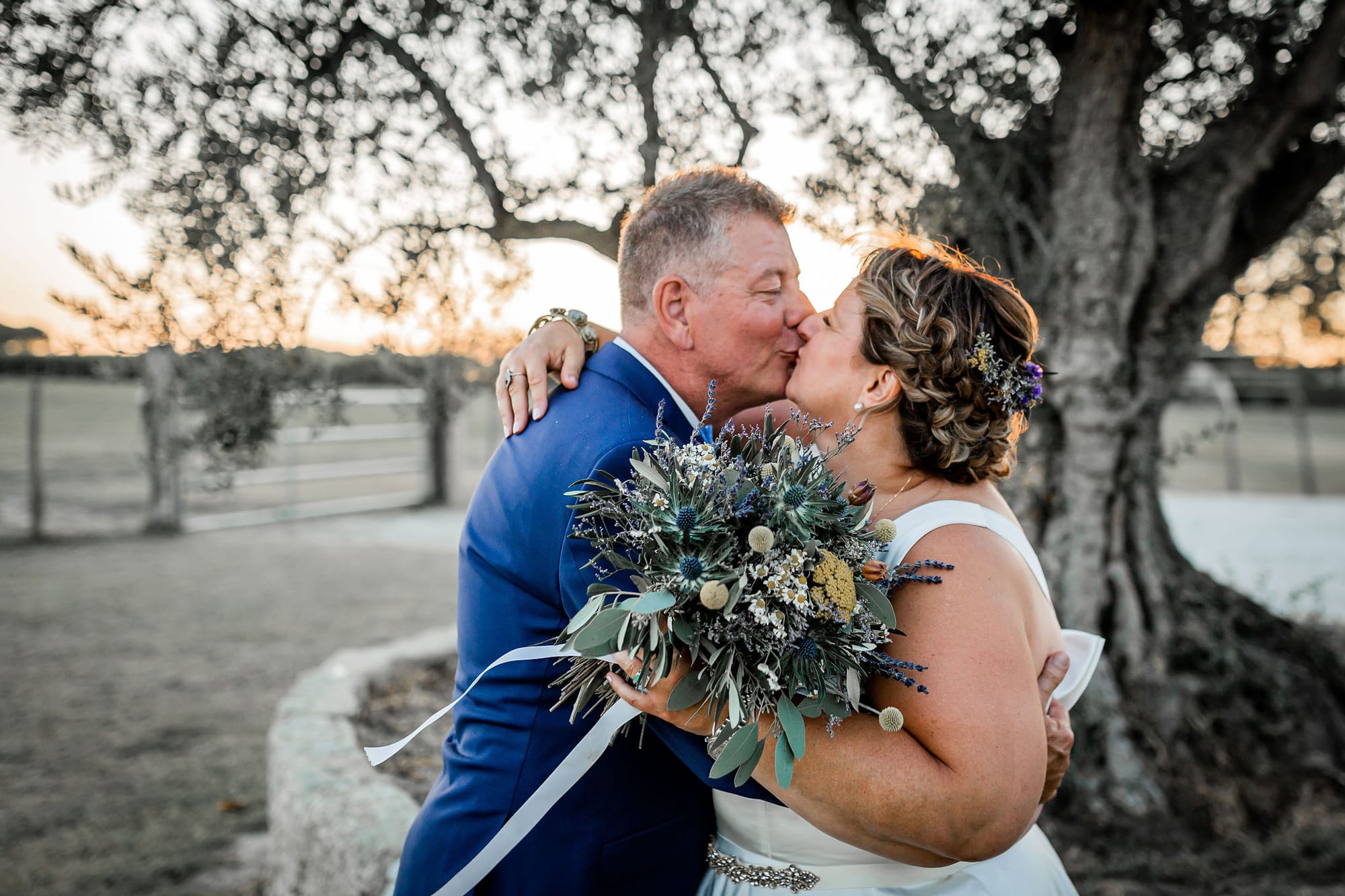 Coiffure mariage champêtre et bohème avec fleurs