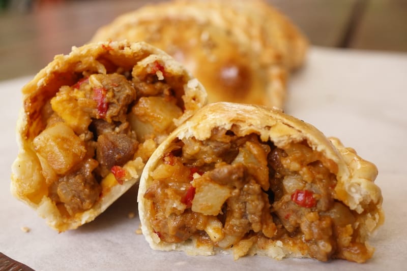 Empanadas Cortadas a Cuchillo