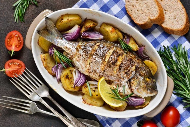 Dorade au four et aux pommes de terres