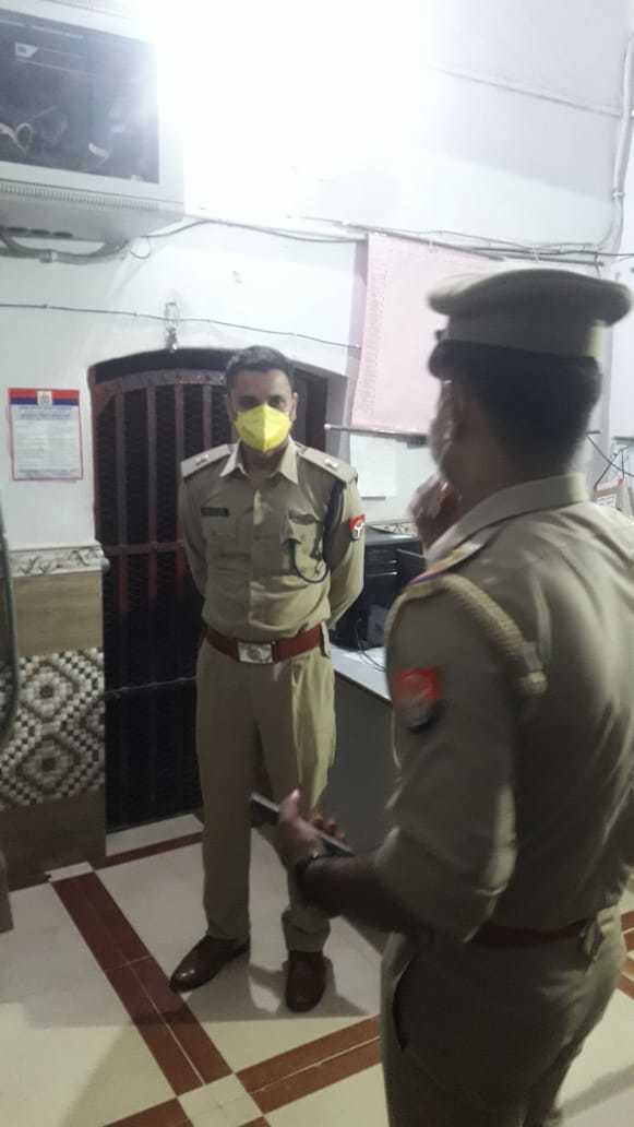 सहारनपुर- थाना बडगांव पहुंचे एस,पी,देहात,,मालखाने,हवालात की साफ सफाई पर विशेष ध्यान देने को कहा