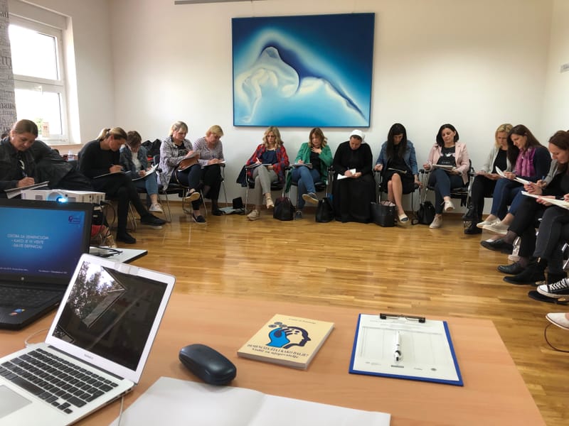 Edukacija njegovatelja Caritas-a