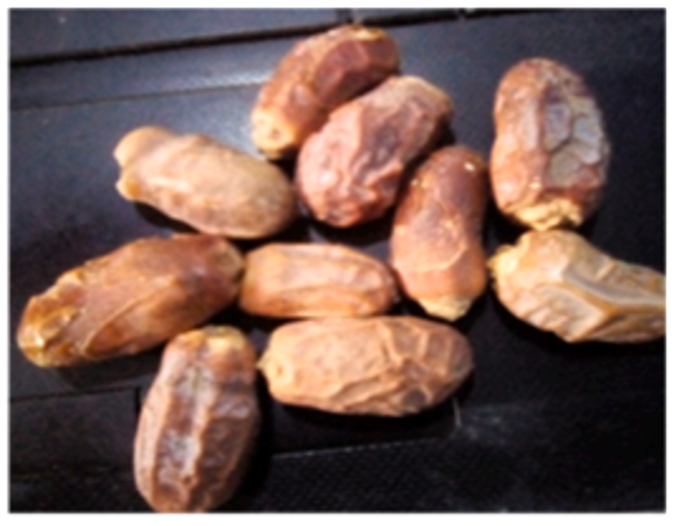 Extracting juice from dates (Phoenix dactylifera L.) using response surface methodology: Effect on pH, vitamin c, titratable acidity, free amino nitrogen (FAN) and polyphenols (2023)