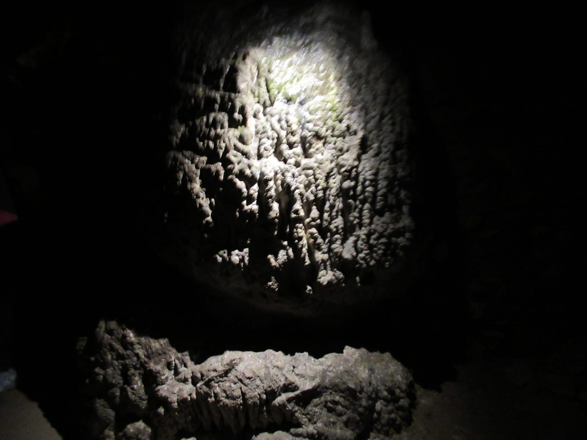 במעמקי האדמה- מערת נתיפים בפירנאים