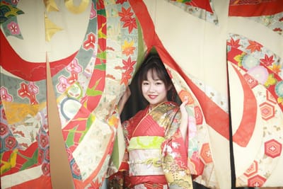 暖簾越しの笑顔