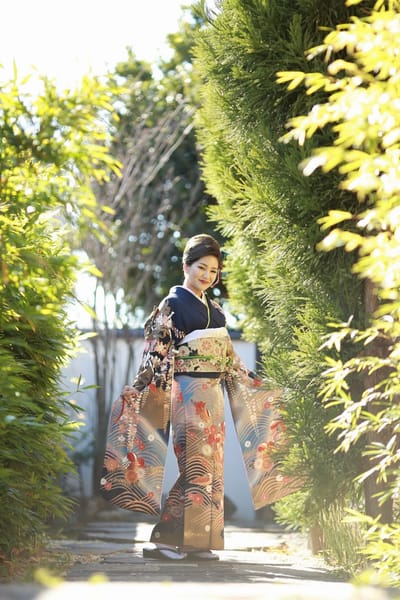 艶やかに美しく