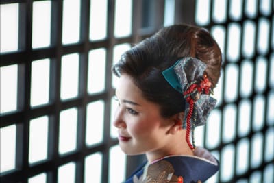 髪飾りを撮影する