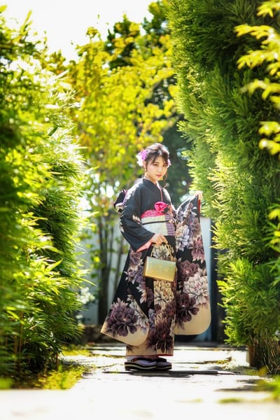 大胆にポージング