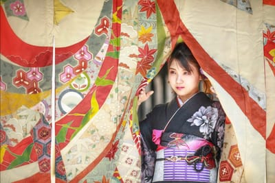 暖簾越しの成人式