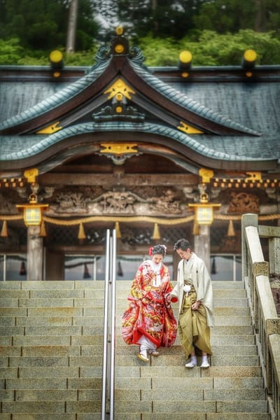 神社をエスコート