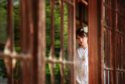 格子越しの花嫁