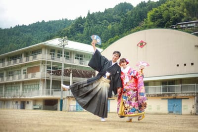 母校でフォトウェディング