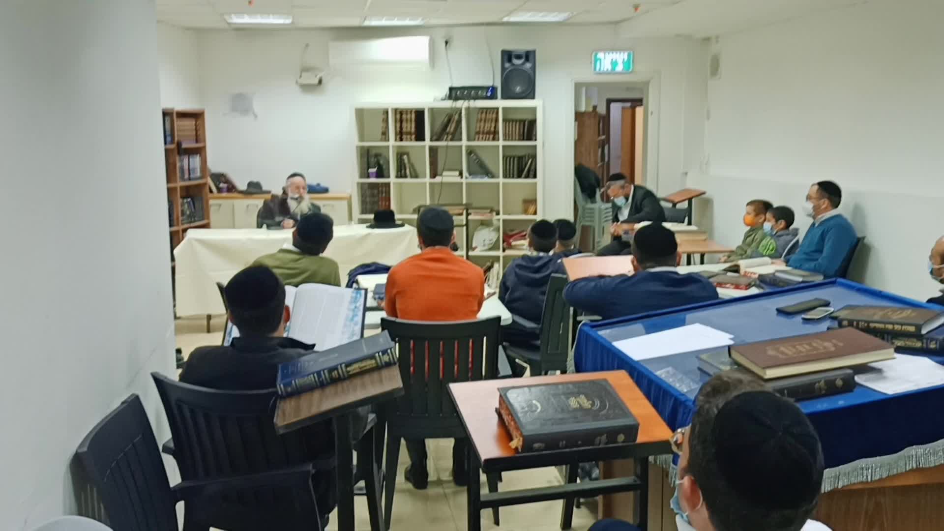 שיחה מפי מורנו המשגיח שליט''א לבני הקיבוץ 'בית אהרן' - לרגל ציון יום היארצייט ה79 לסבא קדישא ה'בית אהרן'