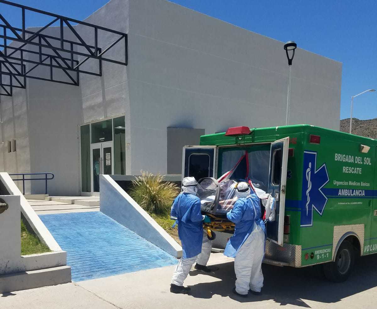 Se lleva a cabo el traslado de un paciente con Enfermedad Respiratoria Aguda confirmada a  #COVID19.