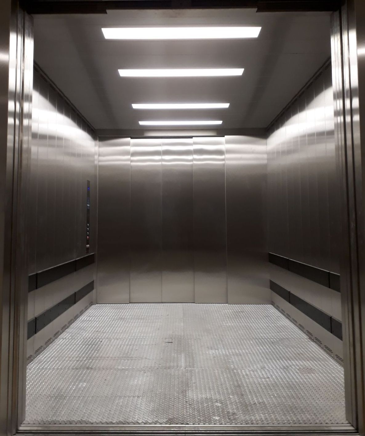 Technolift Cabins - M/ Magdy El Ganzouri - It is specially designed to suit hospitals and medical dispensaries for transporting patients