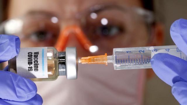 Vacunas en adultos mayores: factor clave para reducir la mortalidad por SARS-CoV2