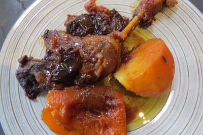 קַאנַאר-אוֹ-פְּרוּנוֹ    CANARD-AU-PRUNEAUX