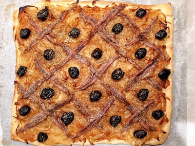 פִּיסַלַדְיֵיר    PISSALADIERE