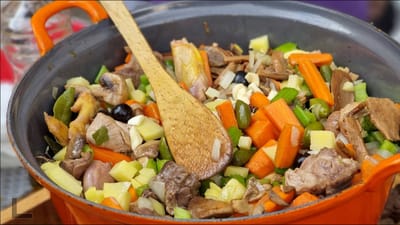 רָגוּ ד'אֶסְקוּבִּיל    RAGOUT D'ESCOUBILLES