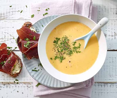 סוּפּ-אוֹ-פְרוֹמַאז'   SOUPE-AU-FROMAGE