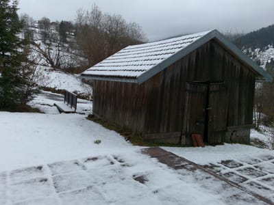 לך תִּתַּקָע בשלג בווֹז' ב-4 בבוקר, כשהטיסה ארצה ב-11.30