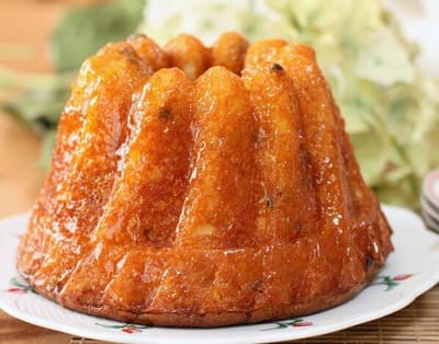 עוגת בָּאבָּא בְּרוּם     BABA AU RHUM