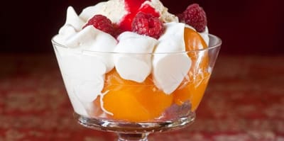 פֶּשׁ מֶלְבָּה   PECHE MELBA