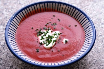 קְרֶם-דֶה-בֵּטְרַאב (מרק סֶלֶק)   CRÈME DE BETTERRAVES