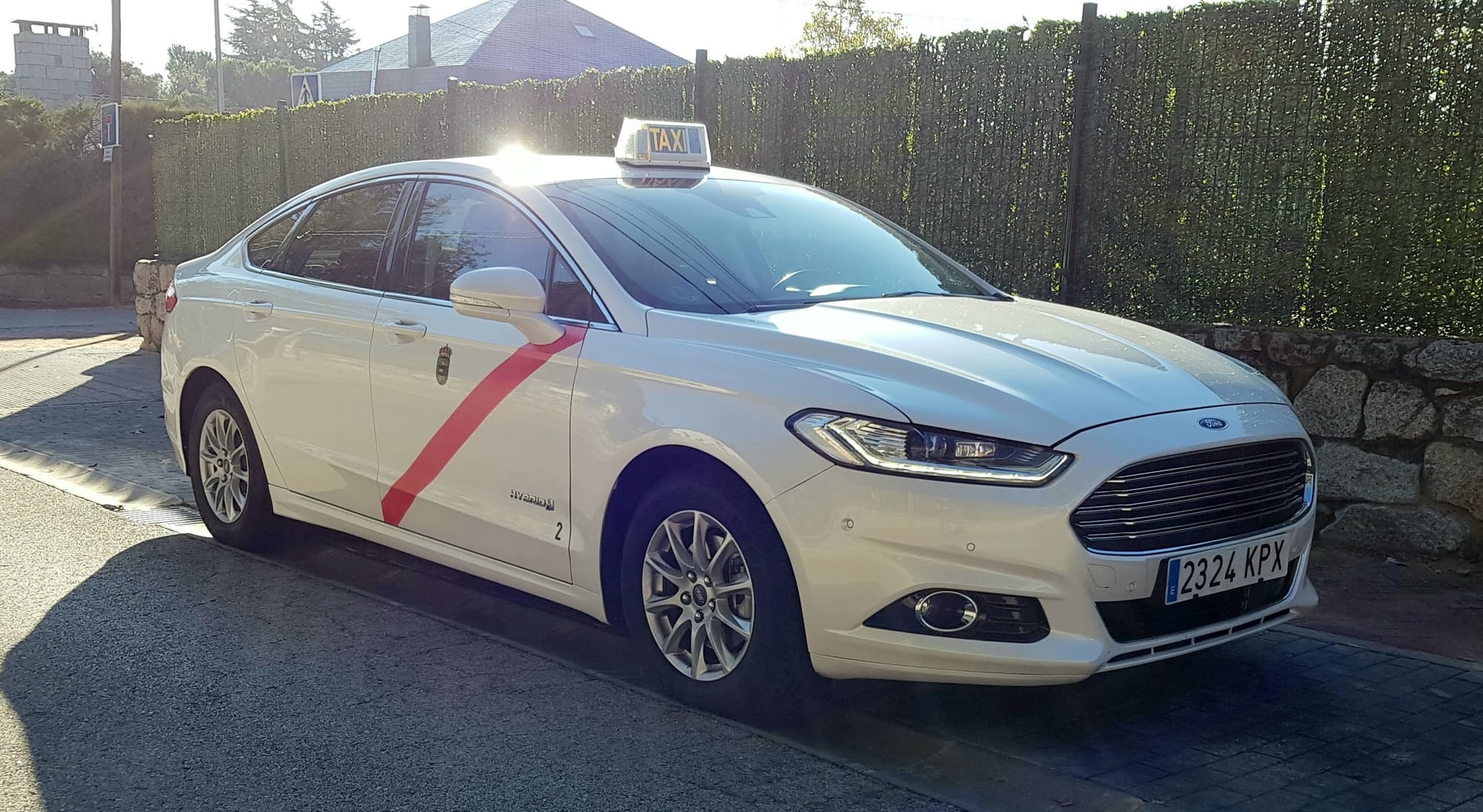 Taxi Ford Mondeo Hybrid