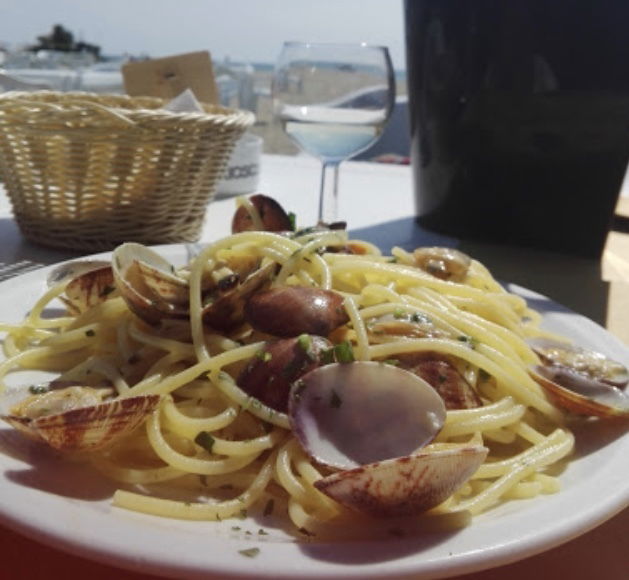 SPAGHETTI ALLE VONGOLE/LUPINI