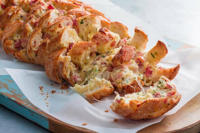 Garlicheese Bread