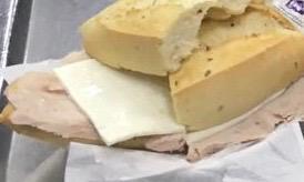 Pata con queso