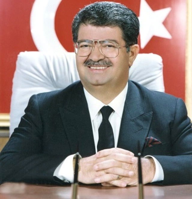 Turgut Özal kimdir?