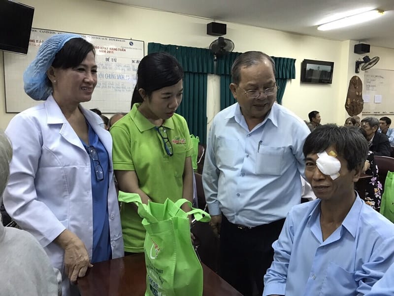 170 người nghèo được mổ mắt miễn phí