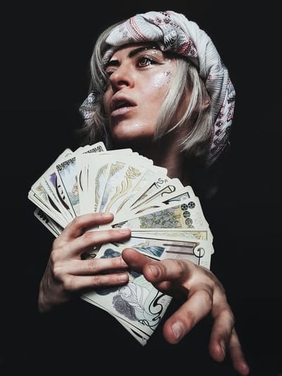 Truths about what Makes a Chat Psychic Agency the Best image