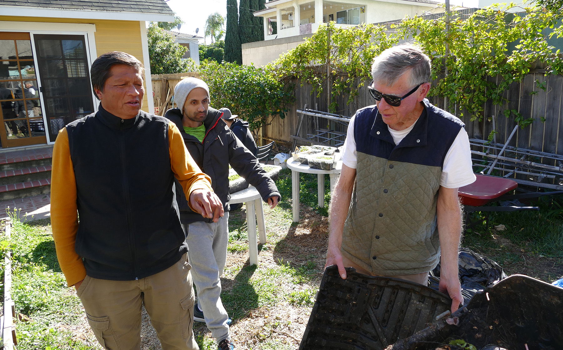 Long Beach gardener composts his way to community, one banana peel at a time - LB Post