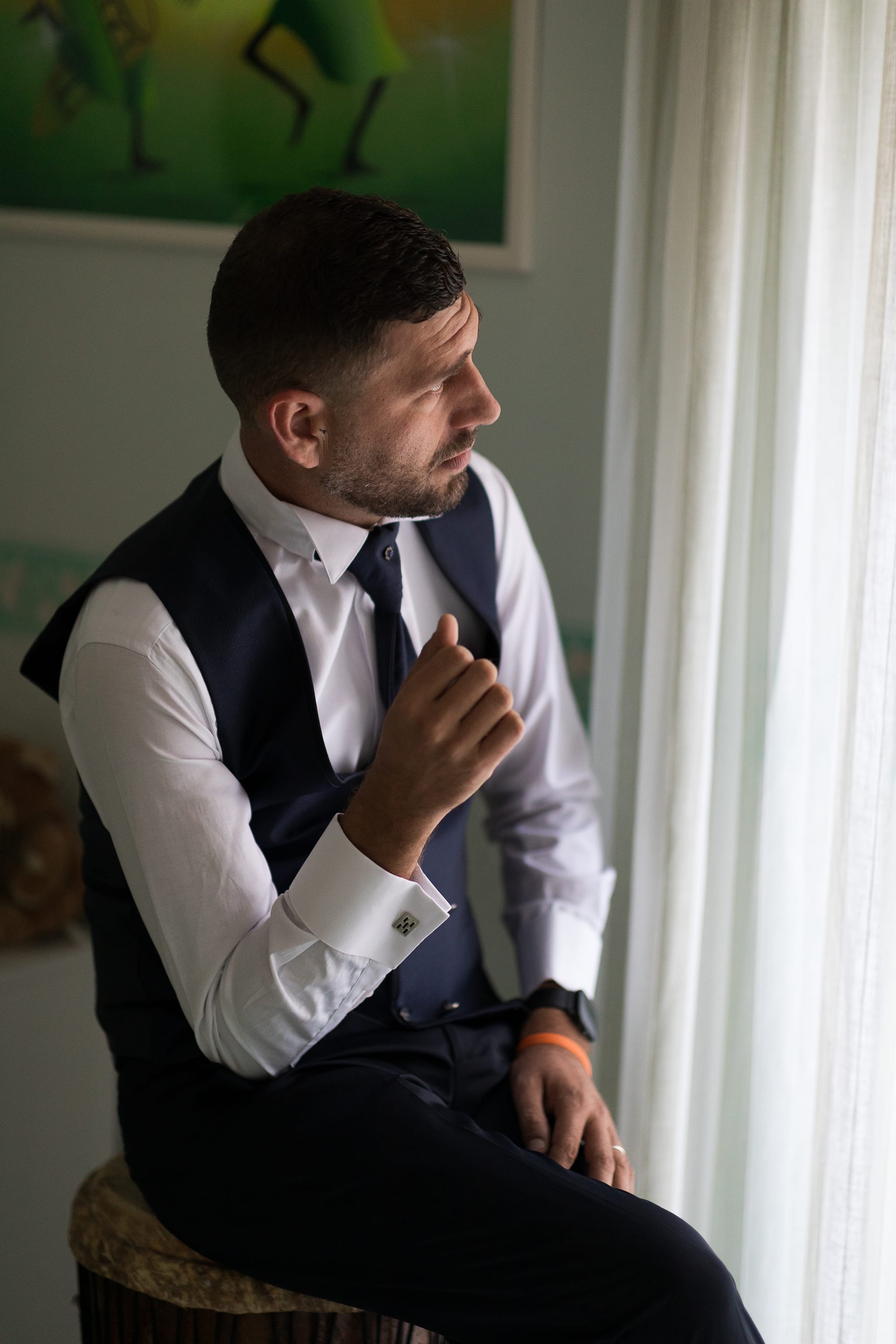 Correre insieme mano nella mano