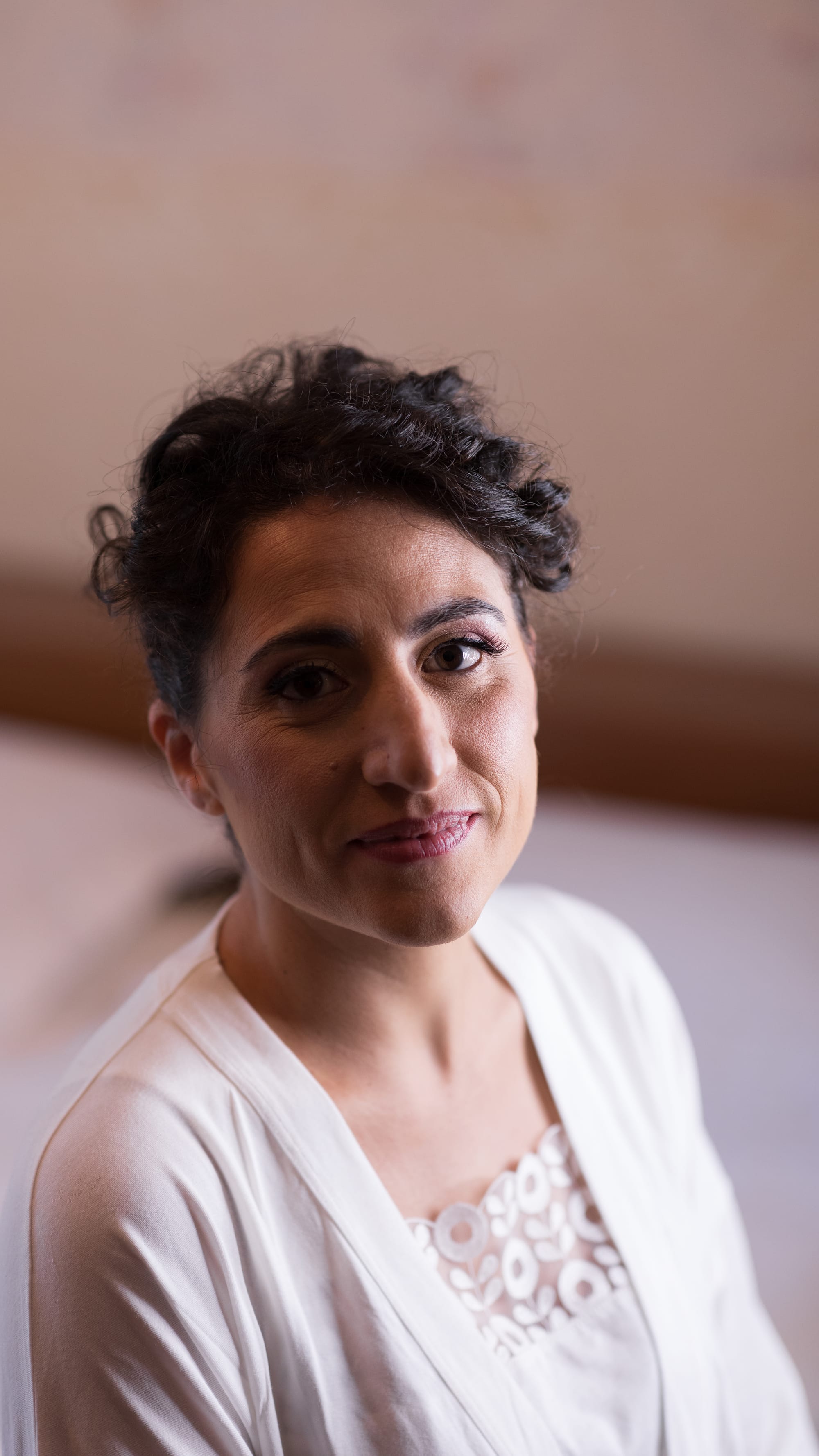 Correre insieme mano nella mano