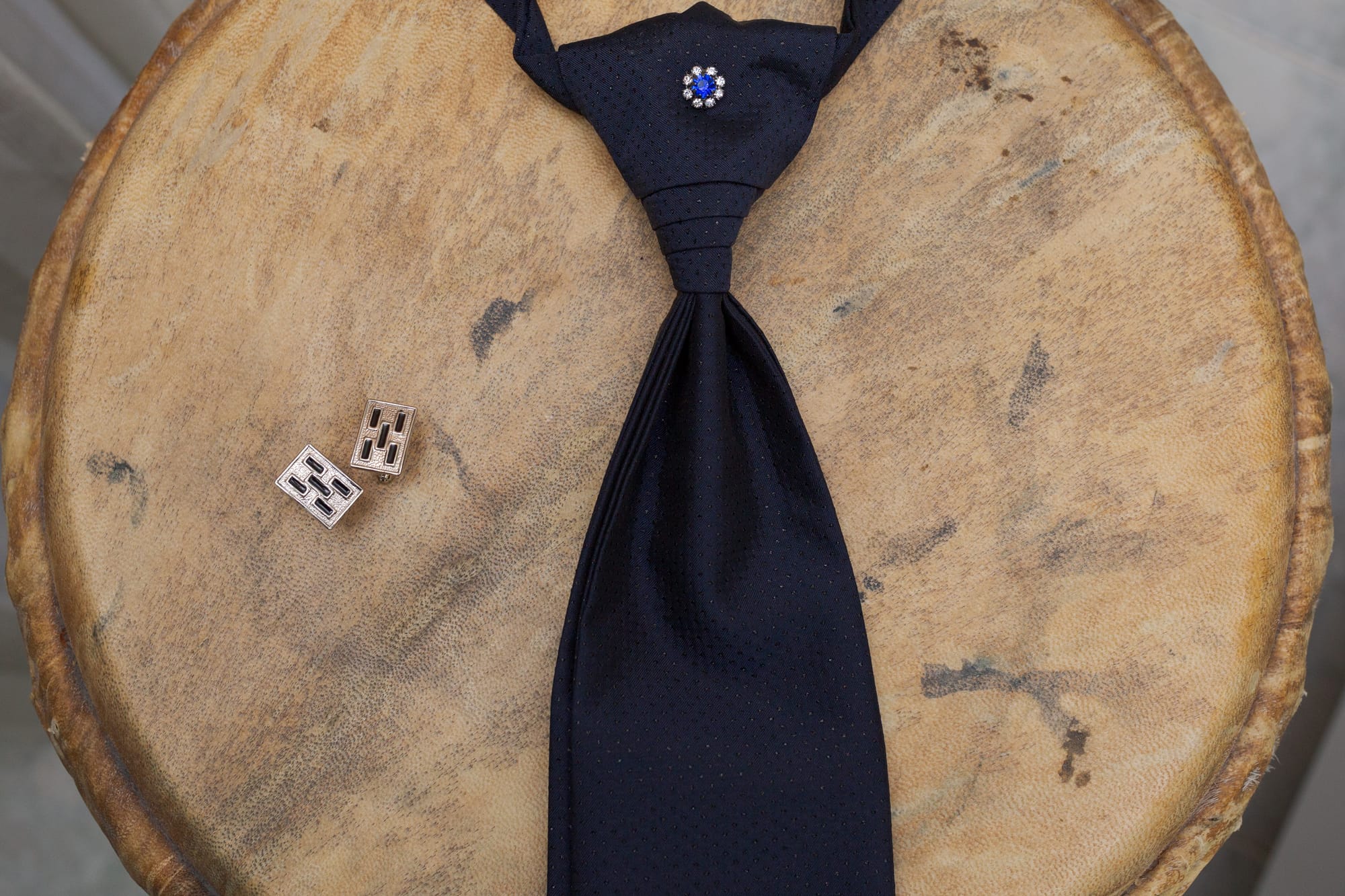 Correre insieme mano nella mano