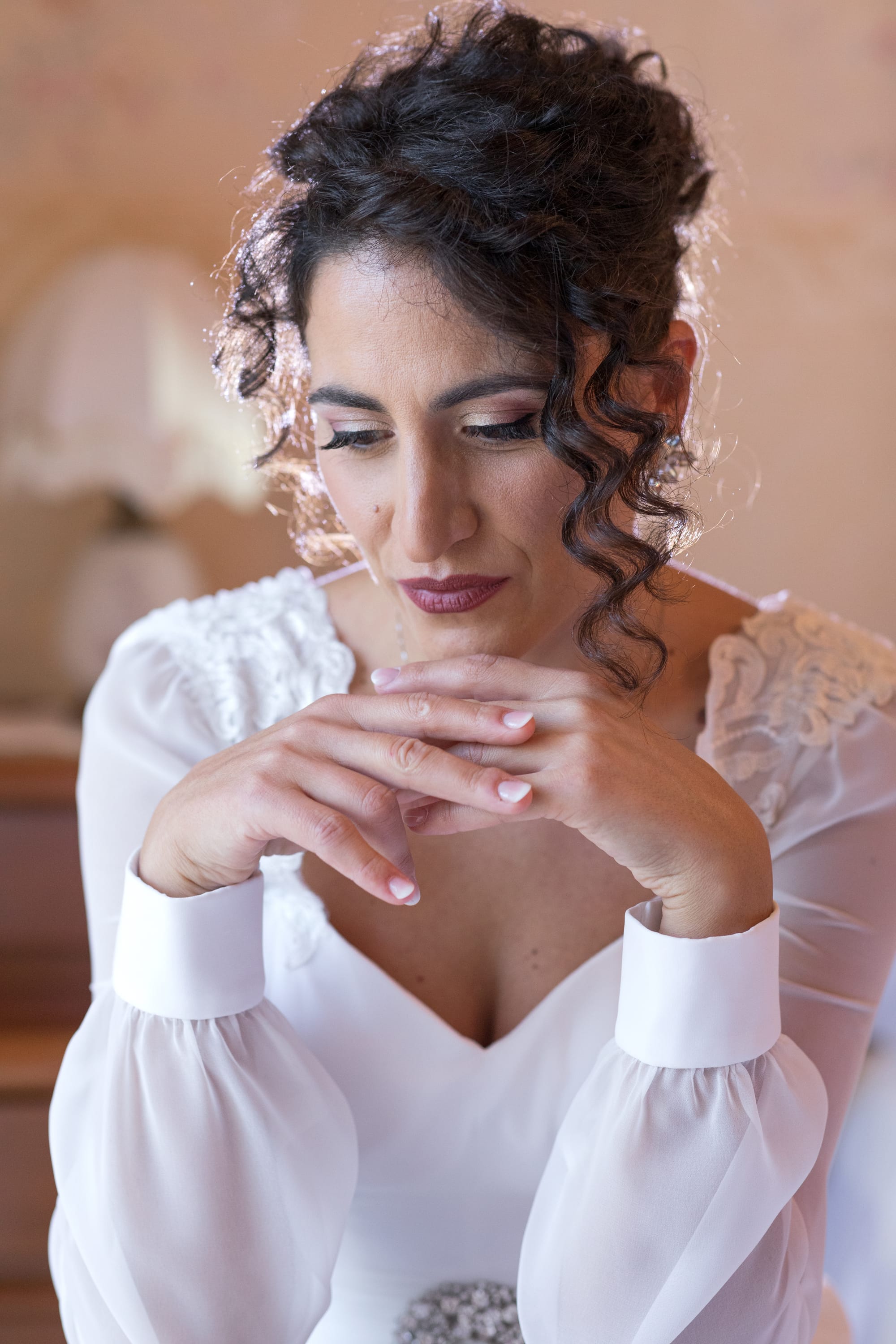 Correre insieme mano nella mano