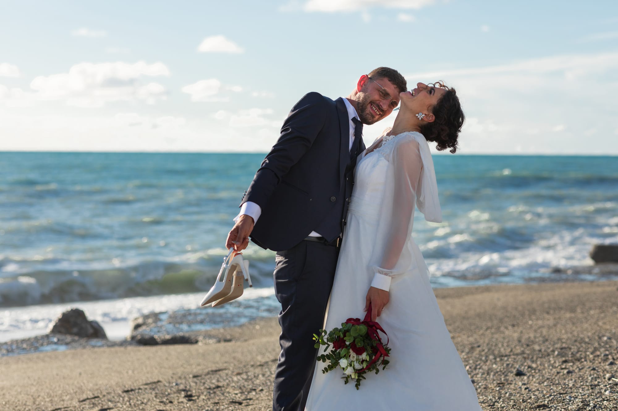 Correre insieme mano nella mano