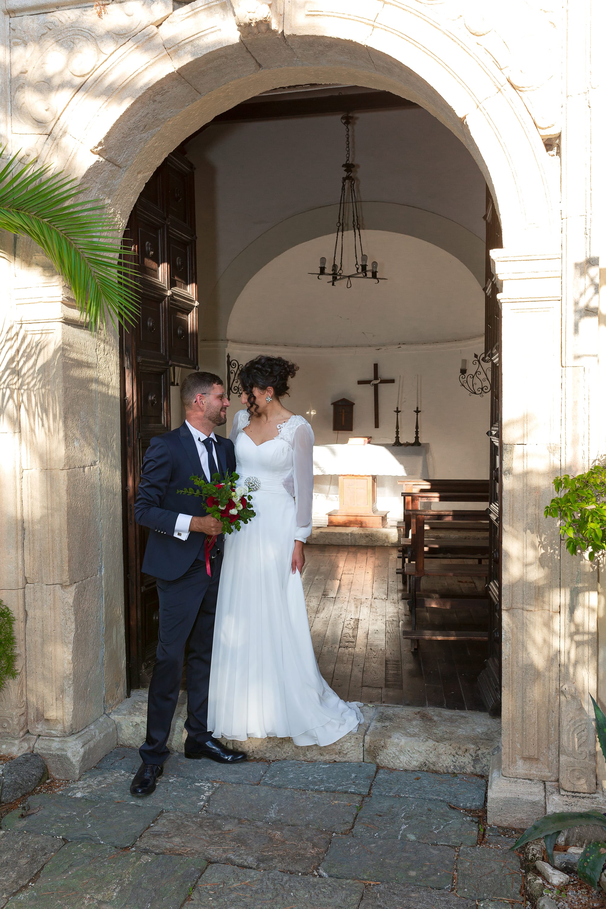 Correre insieme mano nella mano