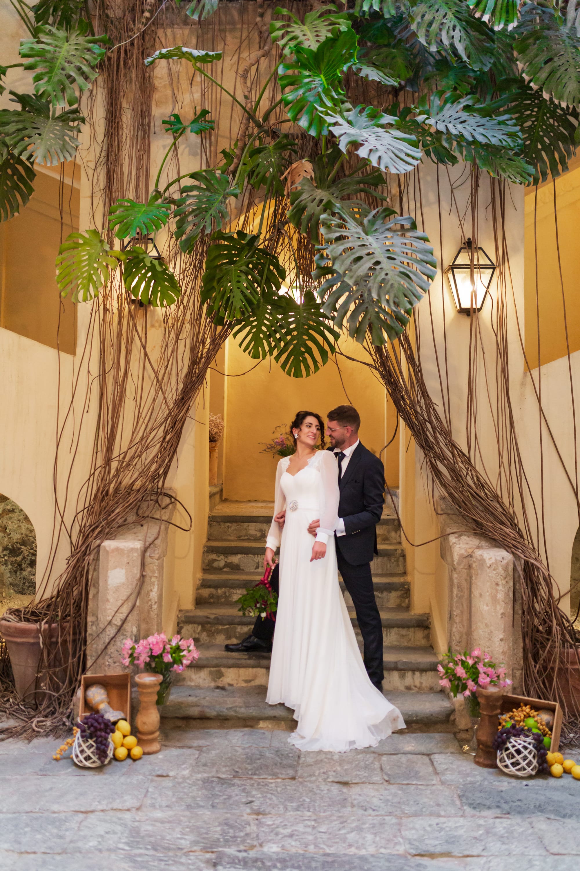 Correre insieme mano nella mano