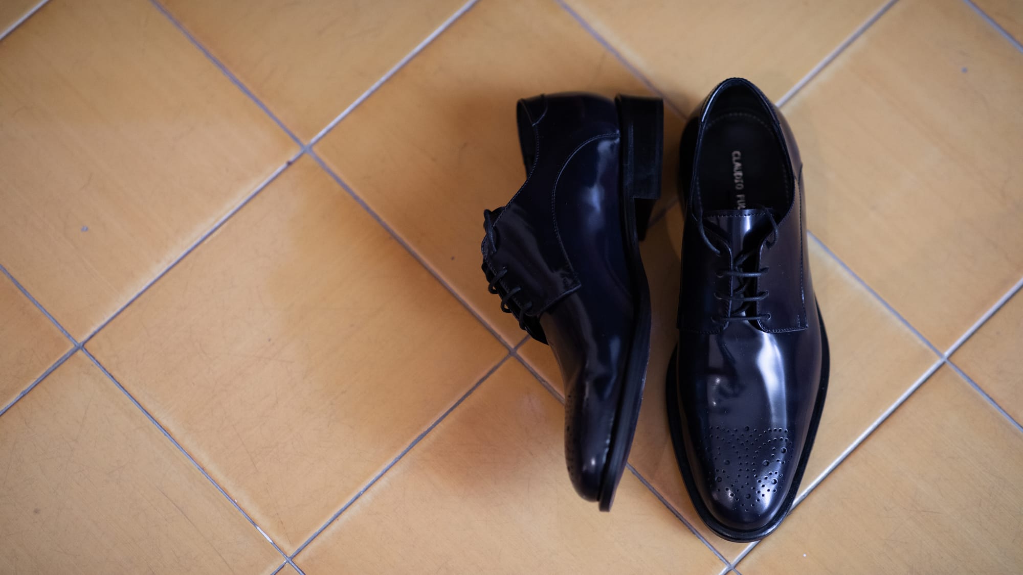 Sotto un cielo blu cobalto