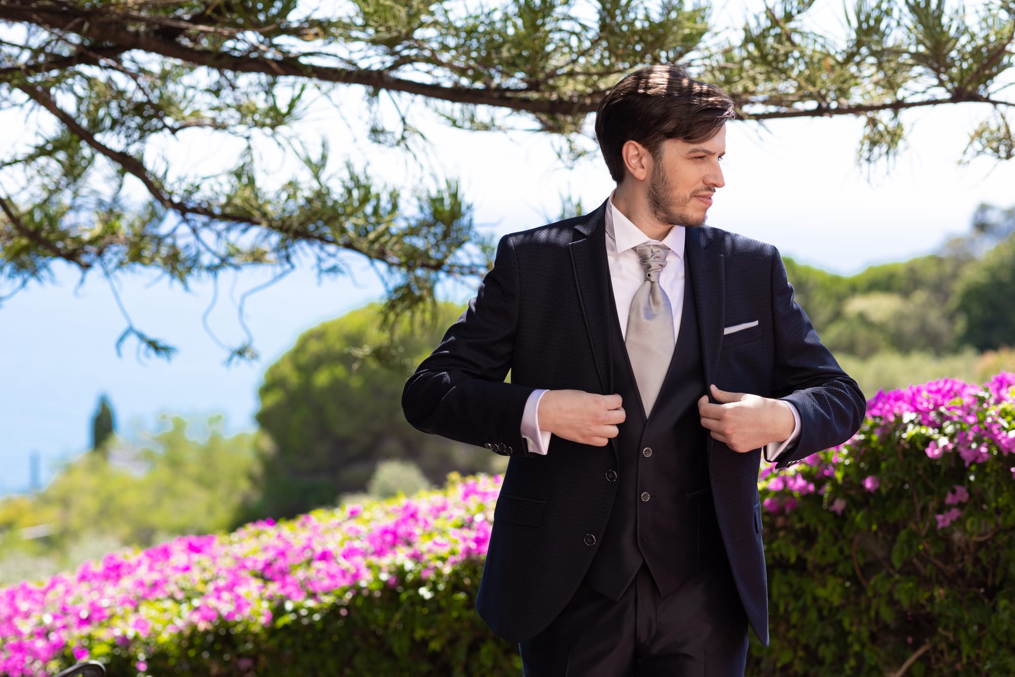 Sotto un cielo blu cobalto