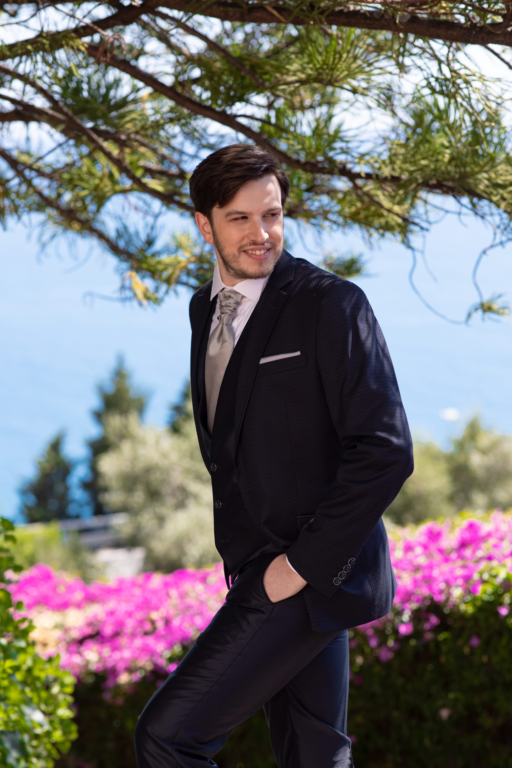 Sotto un cielo blu cobalto